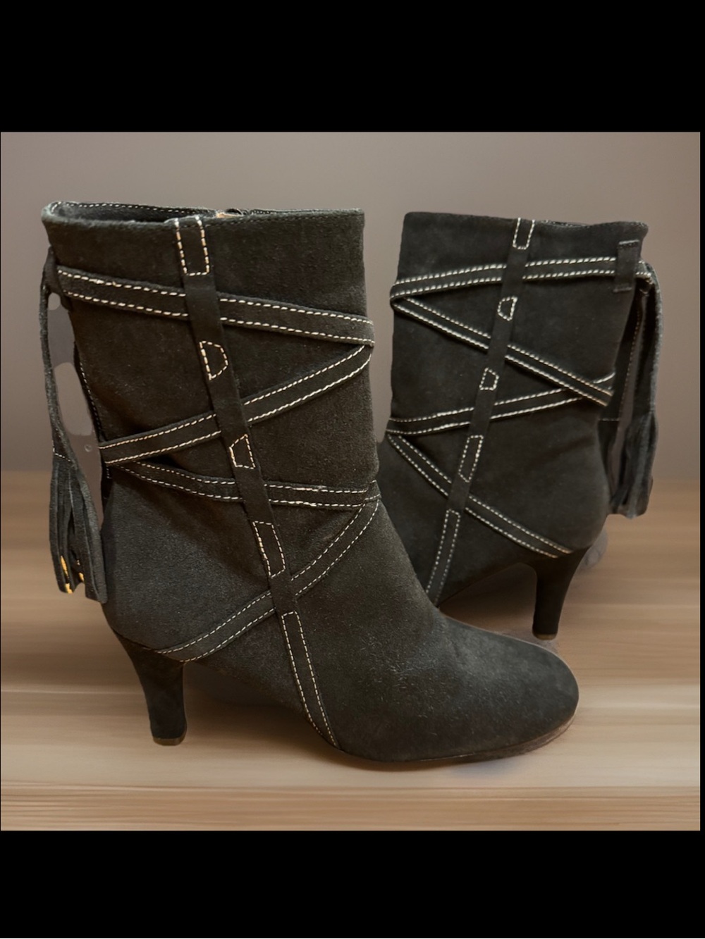 True Meaning Leather Women's Black Suede Ankle boots side zip back fringe size 9
